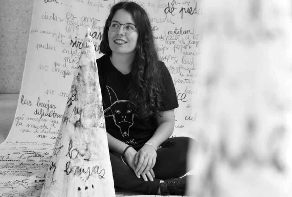 Rebeca Lar. Hechizos. Puntadas subversivas.