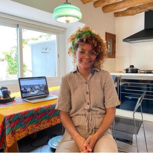 AGNES ESSONTI_Healing | Mujeres Mirando Mujeres | María Bueno