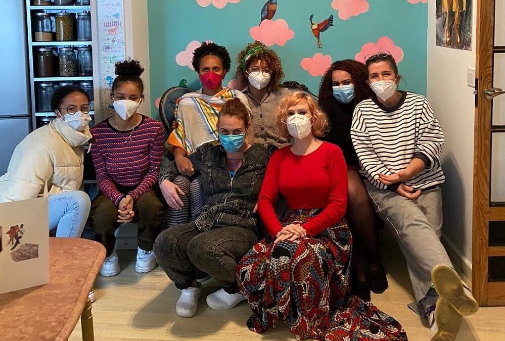 HEALING, un proyecto que visibiliza y cuida en torno a los cuerpos de  mujeres de la comunidad latina y afroespañola, en el contexto artístico español actual.